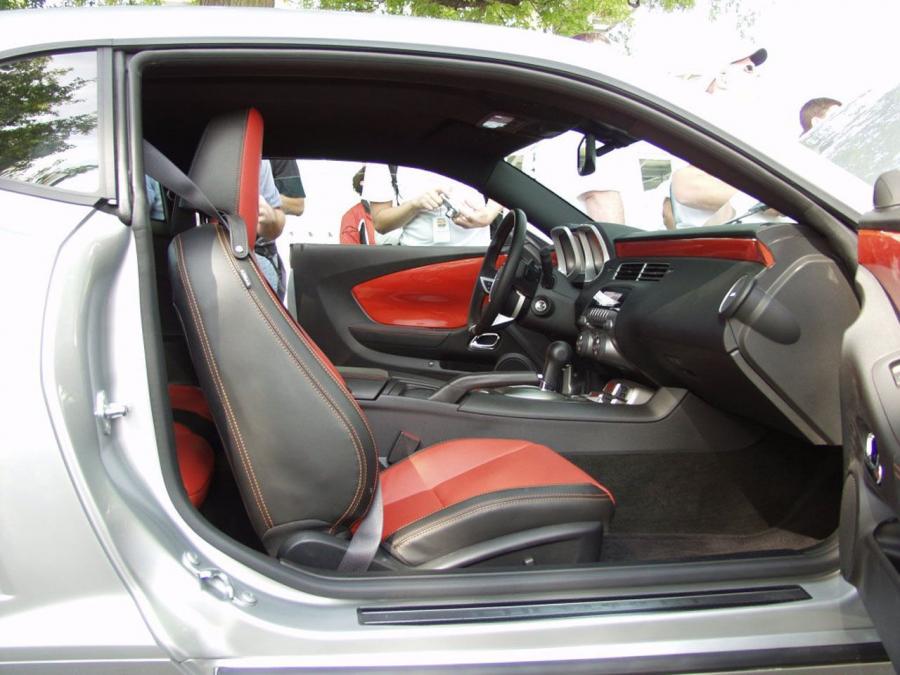  Chevrolet Camaro SS 2008 года  (фото 6 из 10)